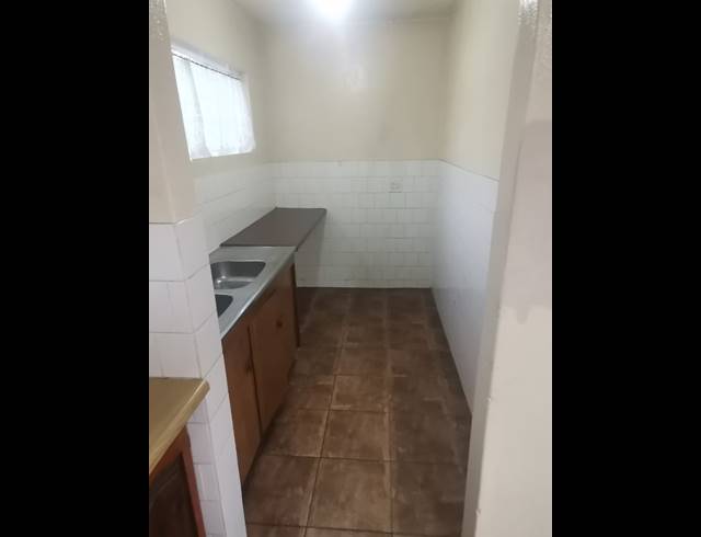2 bed property to rent in SELCOURT